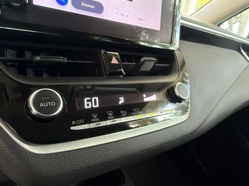 Used 2023 Toyota Corolla LE FWD image 40