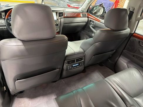 Used 2010 Lexus LX 570 4WD image 34