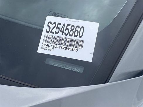 New 2025 Volvo XC40 B5 Core w/ Protection Package Premier image 24