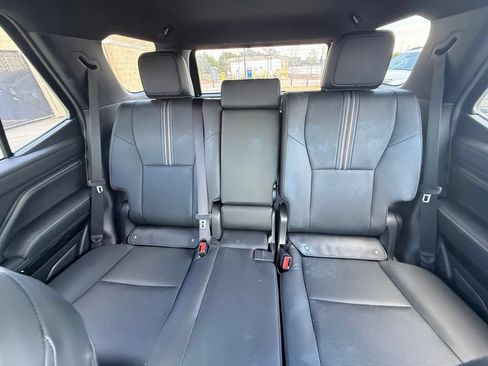 Used 2025 Toyota 4Runner Limited AWD/4WD image 9
