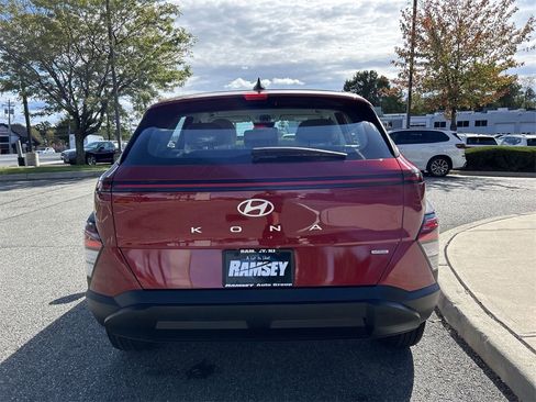 Used 2024 Hyundai Kona SE image 25