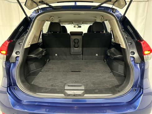 Used 2018 Nissan Rogue S image 20