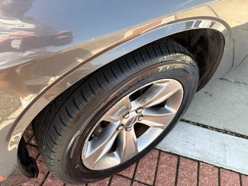 Used 2019 Dodge Challenger SXT RWD image 11