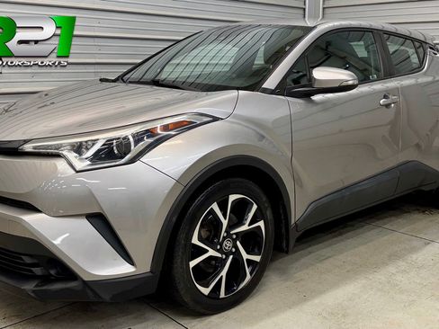 Used 2018 Toyota C-HR XLE FWD image 1