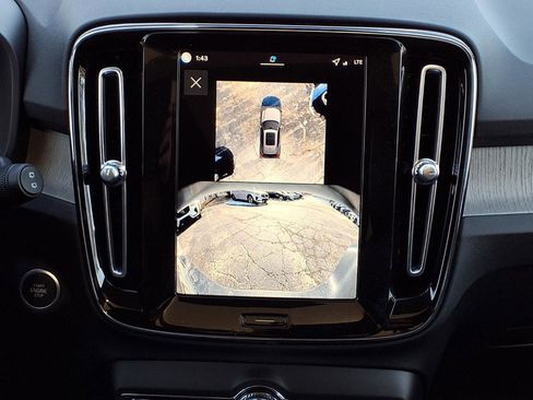 New 2026 Volvo XC40 B5 Ultra w/ Climate Package image 16