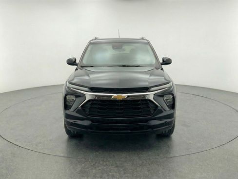 Used 2025 Chevrolet TrailBlazer LT image 2