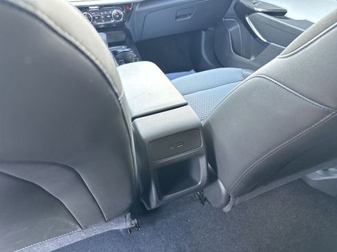 Used 2024 Chevrolet Trax LT w/ Sunroof Package image 24