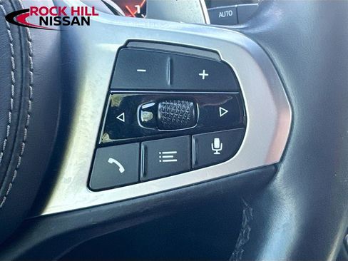 Used 2021 BMW X7 M50i w/ Dynamic Handling Package image 11