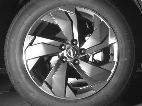 Used 2025 Nissan Rogue SV FWD image 13