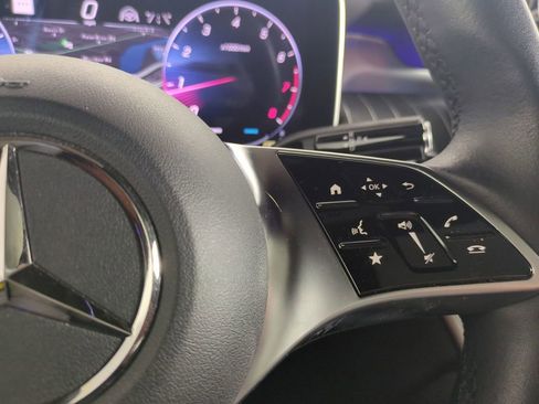 Used 2024 Mercedes-Benz GLC 300 4MATIC image 32