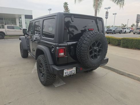 Used 2025 Jeep Wrangler Unlimited Sport AWD/4WD image 4