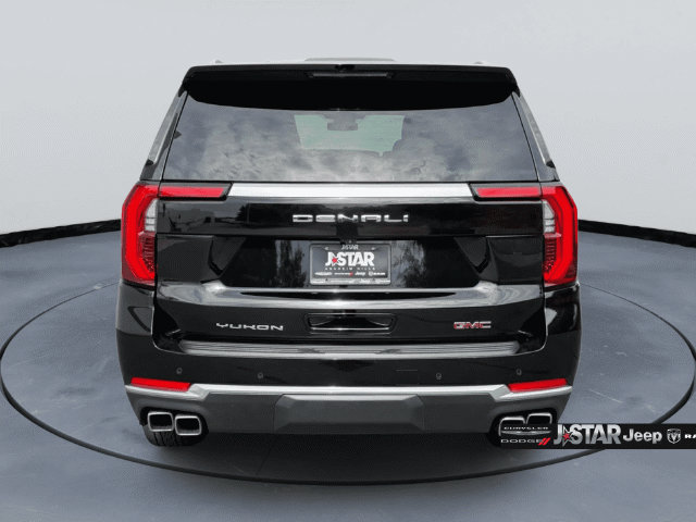Used 2025 GMC Yukon XL Denali AWD/4WD image 6