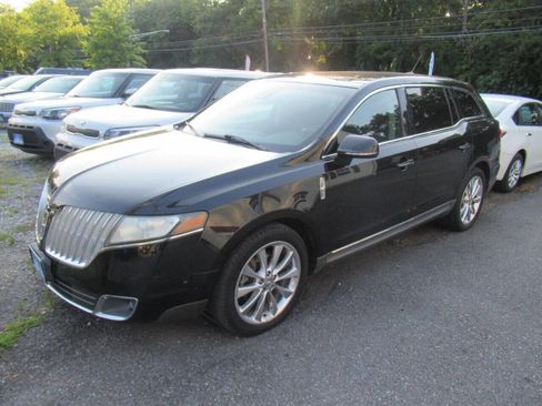 Used 2011 Lincoln MKT AWD w/ 201A Rapid Spec Order Code image 4