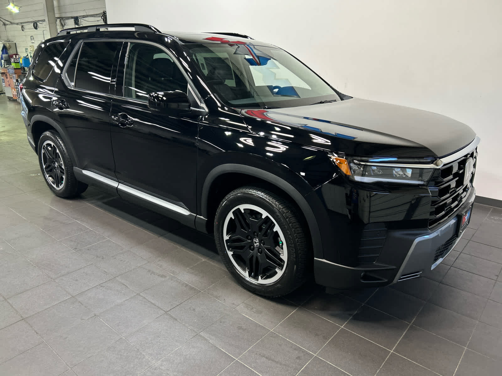 New 2026 Honda Pilot Touring image 2