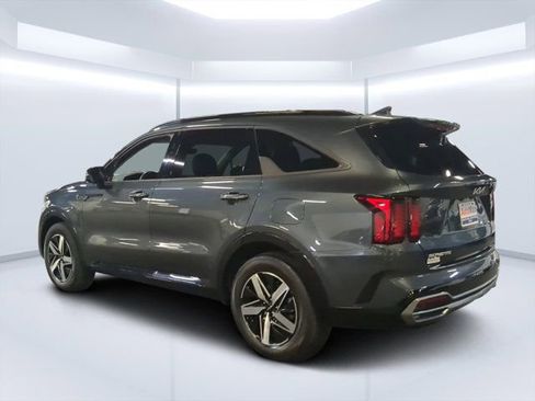 Used 2023 Kia Sorento S w/ Panoramic Sunroof Package image 5