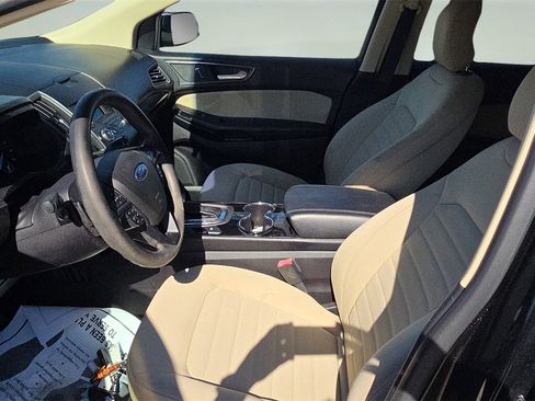Used 2018 Ford Edge SE image 21