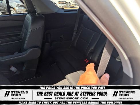 Used 2023 Ford Explorer XLT w/ Equipment Group 202A AWD/4WD image 39