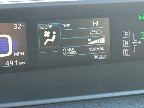 Used 2017 Toyota Prius Three Touring image 18