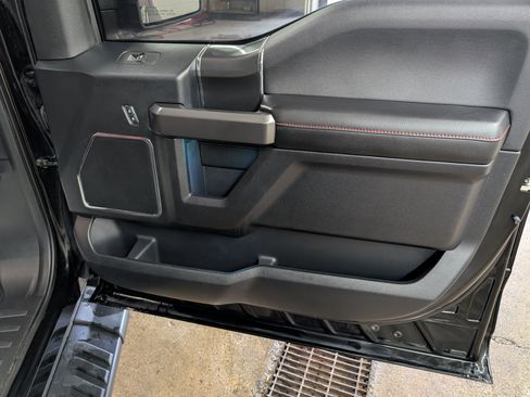 Used 2017 Ford F150 Lariat AWD/4WD image 6