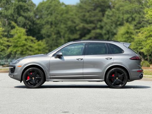 Used 2017 Porsche Cayenne S AWD/4WD image 9