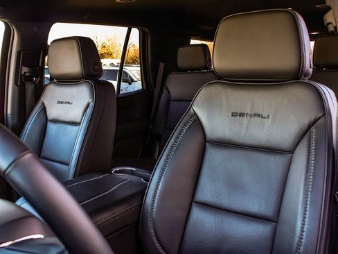 Used 2025 GMC Yukon Denali image 33