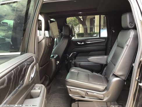 Used 2021 GMC Yukon XL Denali RWD image 13