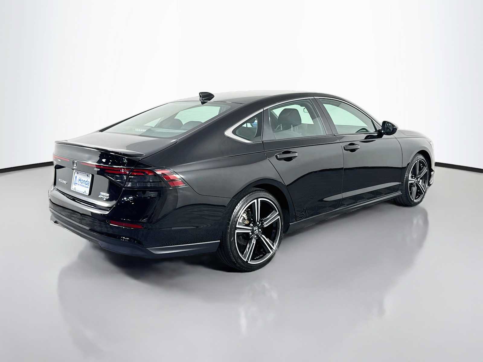 Used 2024 Honda Accord Sport image 7