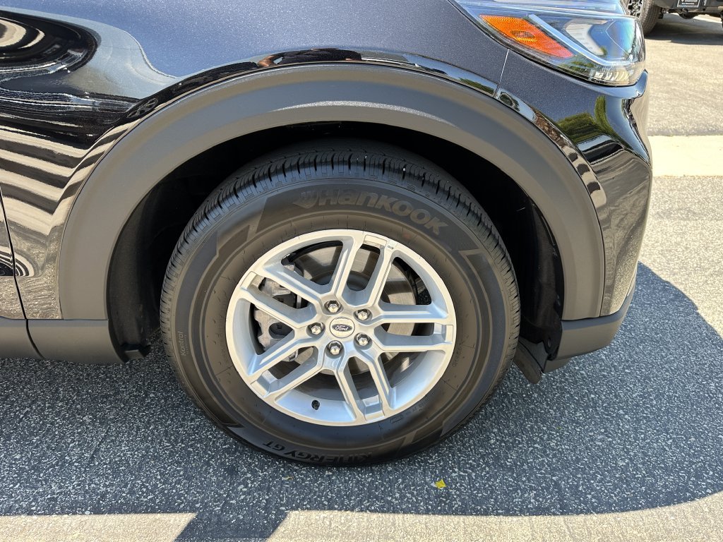 Used 2026 Ford Explorer Active RWD image 14
