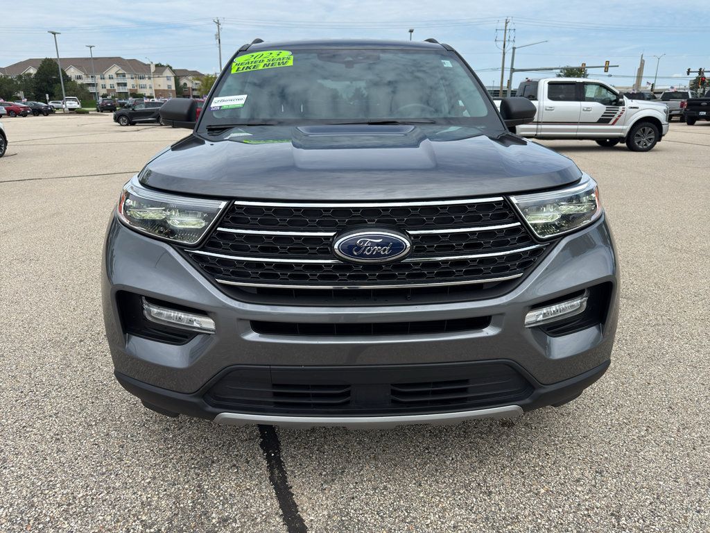Used 2023 Ford Explorer XLT w/ Equipment Group 202A AWD/4WD image 7