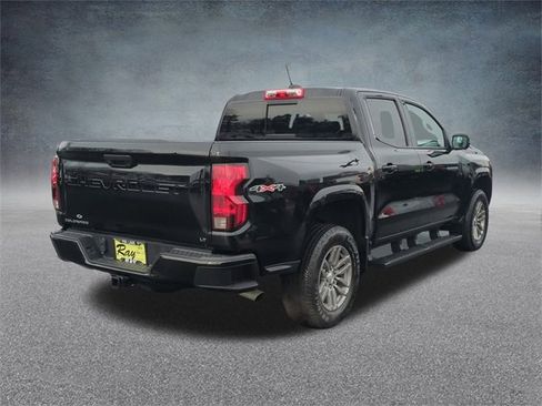Certified 2024 Chevrolet Colorado LT w/ LT Convenience Package II image 9