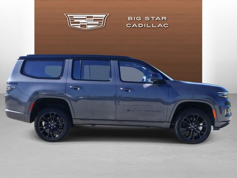 Used 2022 Jeep Grand Wagoneer Series II AWD/4WD image 6