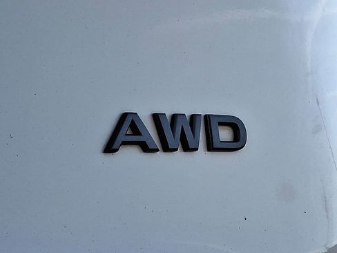 Used 2024 Nissan Rogue S image 30