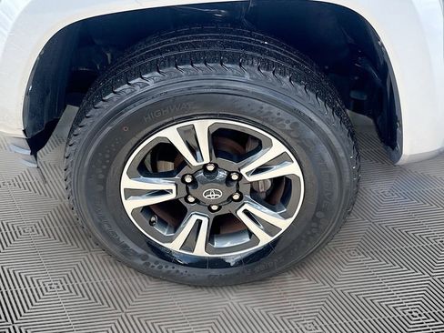 Used 2016 Toyota Tacoma TRD Sport w/ Premium & Technology Package RWD image 35