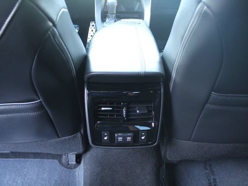 Used 2019 Toyota Avalon Touring w/ Preferred Accessory Package FWD image 29