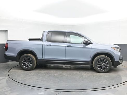 Used 2023 Honda Ridgeline Sport image 11