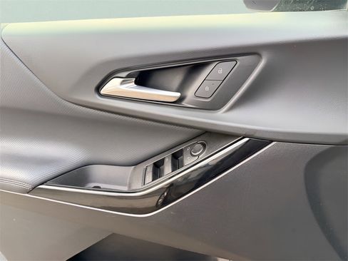 Used 2025 Chevrolet Equinox LT w/ Convenience Package II image 21