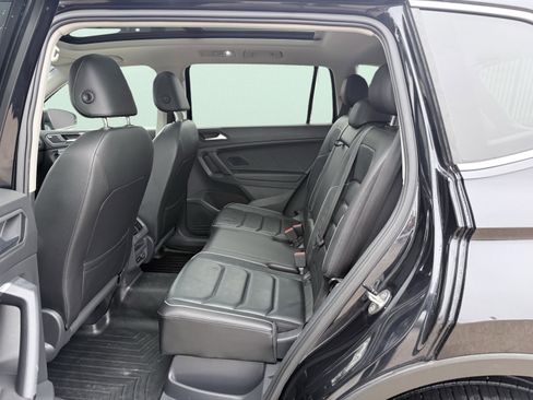 Used 2019 Volkswagen Tiguan SEL Premium image 4