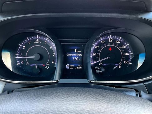 Used 2016 Toyota Avalon Touring image 24