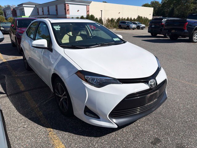 Used 2017 Toyota Corolla LE w/ LE Premium Package w/Moonroof FWD image 4