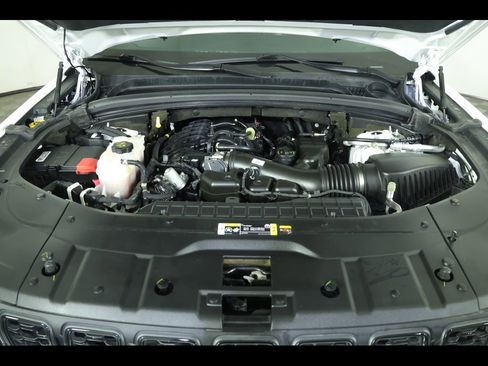 Used 2023 Jeep Grand Cherokee Limited w/ Black Appearance Package image 21