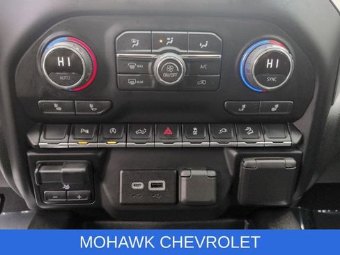 Used 2022 Chevrolet Silverado 1500 RST AWD/4WD image 19