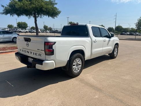 Certified 2022 Nissan Frontier SV w/ Technology Package AWD/4WD image 5