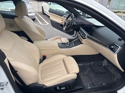 Used 2024 BMW 430i xDrive Coupe w/ Premium Package image 23