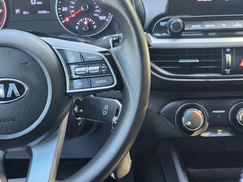 Used 2020 Kia Forte LXS FWD image 13