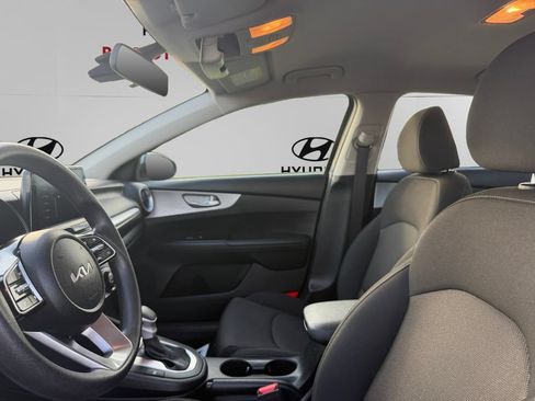Used 2023 Kia Forte LXS w/ LXS Technology Package FWD image 9