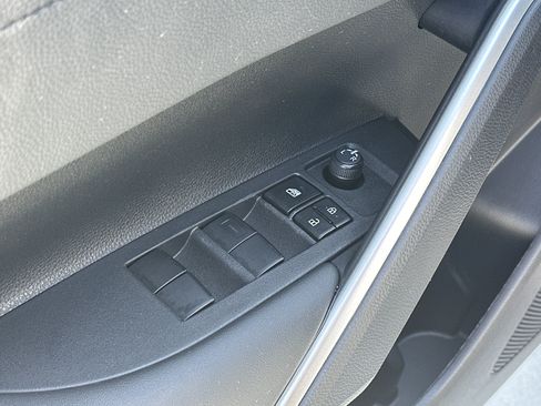 Used 2024 Toyota Corolla Cross AWD Hybrid w/ Convenience Package image 15
