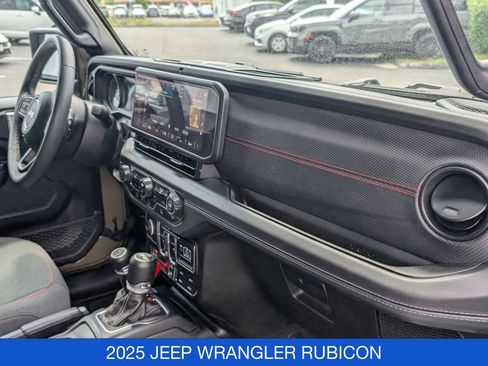 Used 2025 Jeep Wrangler Unlimited Rubicon AWD/4WD image 32