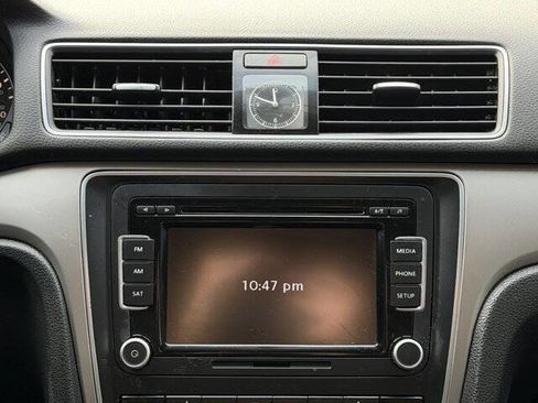 Used 2015 Volkswagen Passat 1.8T Limited Edition image 16