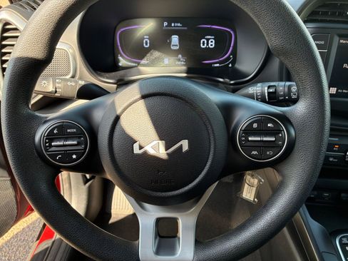 Used 2025 Kia Soul LX w/ LX Technology Package image 25