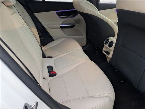 Used 2025 Mercedes-Benz GLC 350e 4MATIC image 21